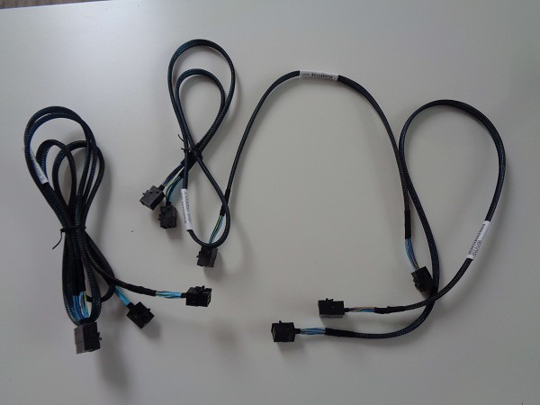 ThinkSystem SR655 SAS Cable Kit vorne
